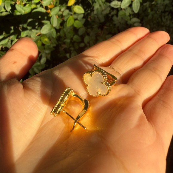 Elegant Gold and White Clover Earrings - Picture 3 of 7